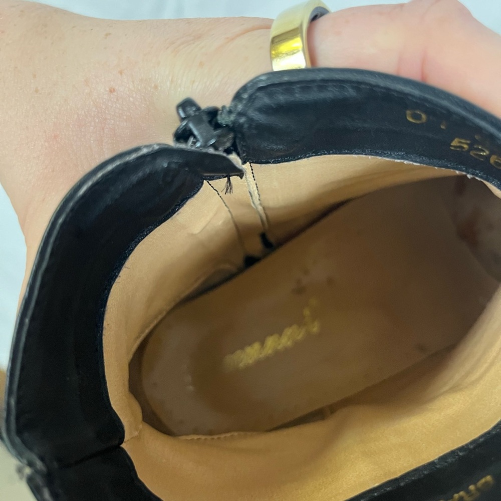 Giovanni Women’s Genuine Leather Black Boots Side Zip Buckle Detail- Size 6.5 - Picture 8 of 11